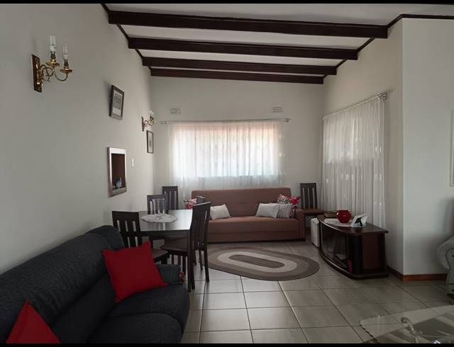 4 BEDROOM HOUSE FOR SALE IN WOODLANDS